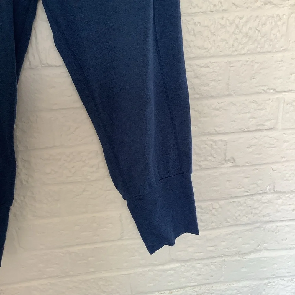 Sweaty Betty Cropped Yoga Pants - Size M - Blue - Lightweight - Picture 4 of 6